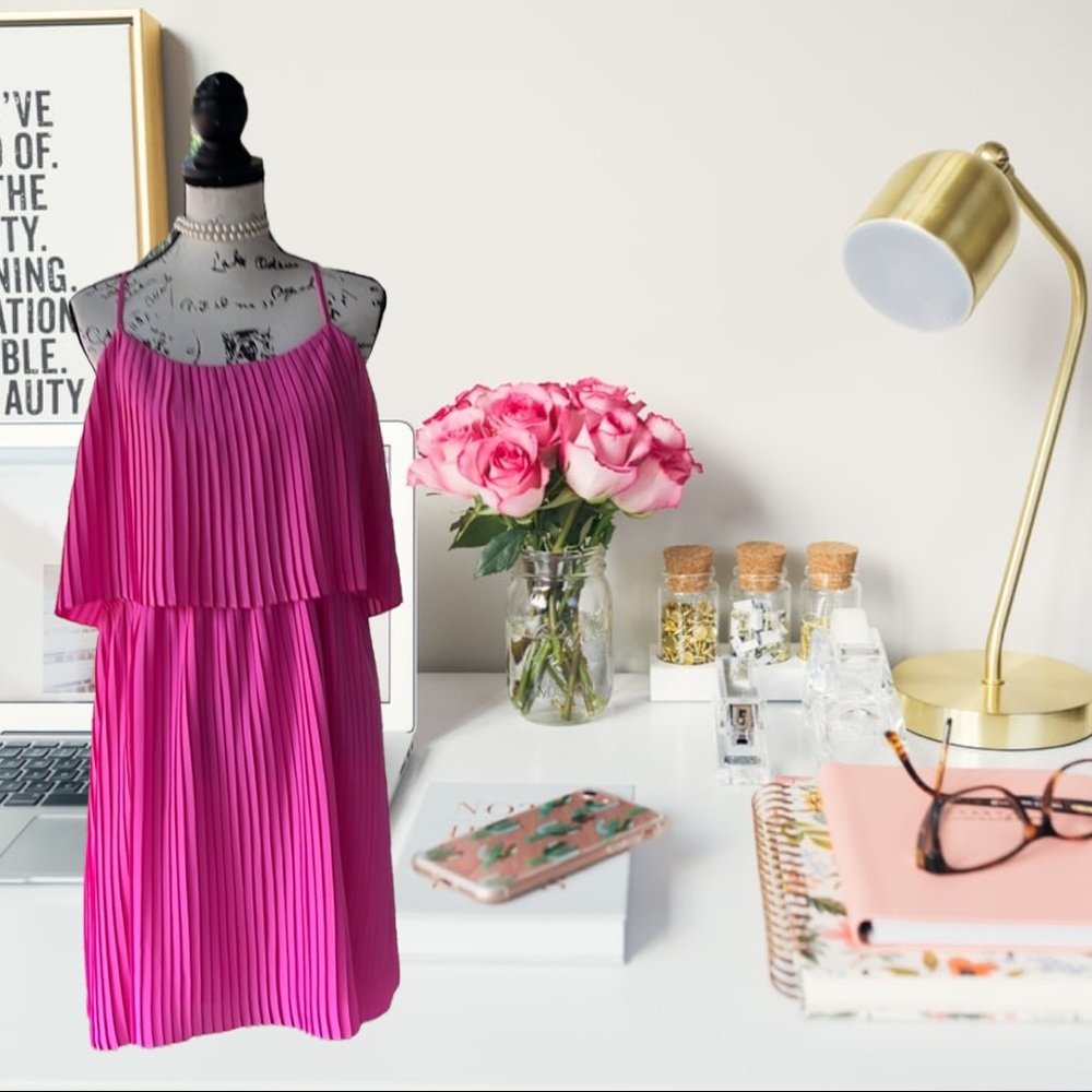 Pleated dress - Picture 2 of 10